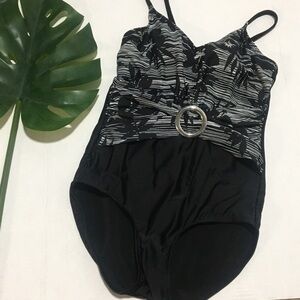 Black Floral One Piece Swim Suit‎ White Lightly Padded Colorblock Pool Beach